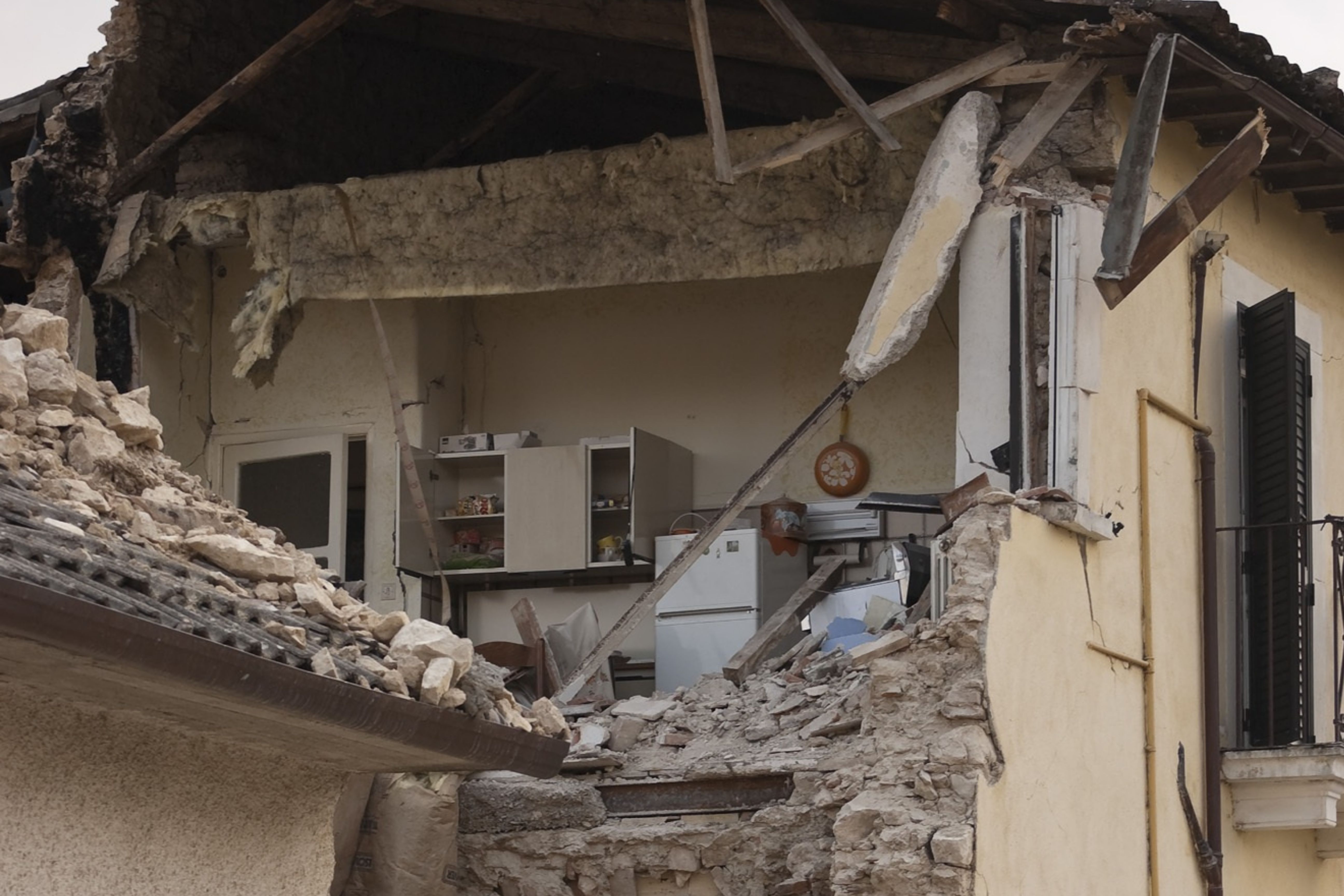 Blog "Kako se ponašati kada nastupe elementarne nepogode" - potres